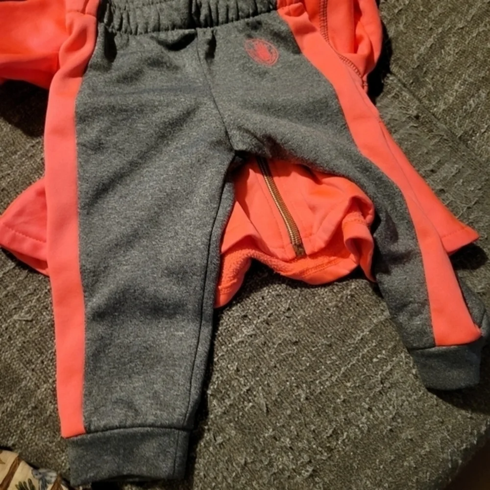 Body‎ Glove size 12m coral & gray 2pc outfit